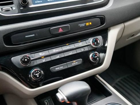 Used 2019 Kia Sedona EX FWD image 30