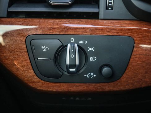 Used 2022 Audi A4 2.0T Premium w/ Convenience Package image 32