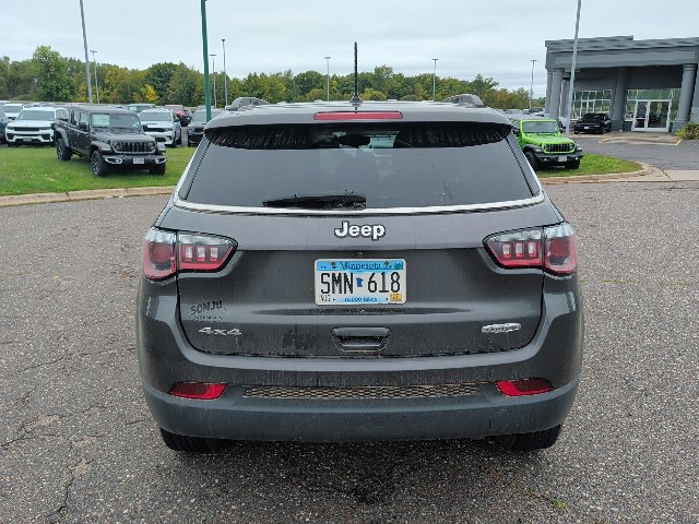 Used 2018 Jeep Compass Latitude w/ Cold Weather Group AWD/4WD image 12