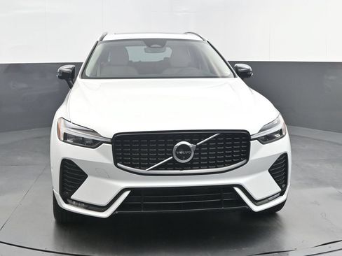 Certified 2024 Volvo XC60 B5 Plus w/ Protection Package Premier AWD/4WD image 10