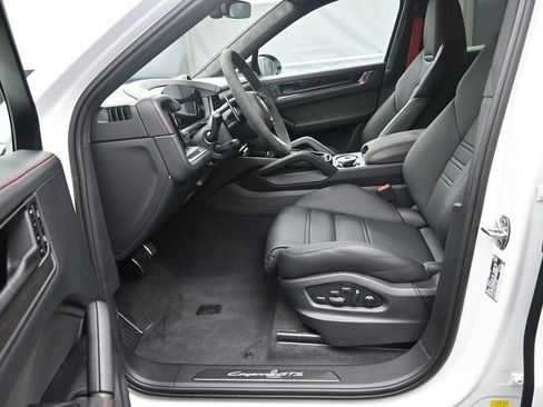 New 2026 Porsche Cayenne GTS AWD/4WD image 7