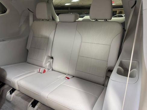 Used 2025 Buick Enclave Avenir w/ Super Cruise Package image 24