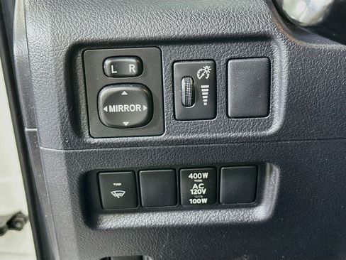 Used 2019 Toyota 4Runner TRD Off-Road Premium AWD/4WD image 16