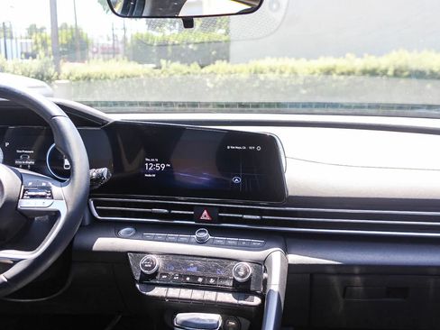 Used 2023 Hyundai Elantra SEL w/ Convenience Package FWD image 17