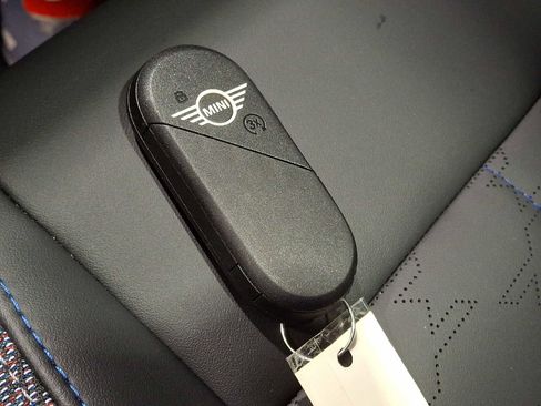 Certified 2025 MINI Cooper S image 22