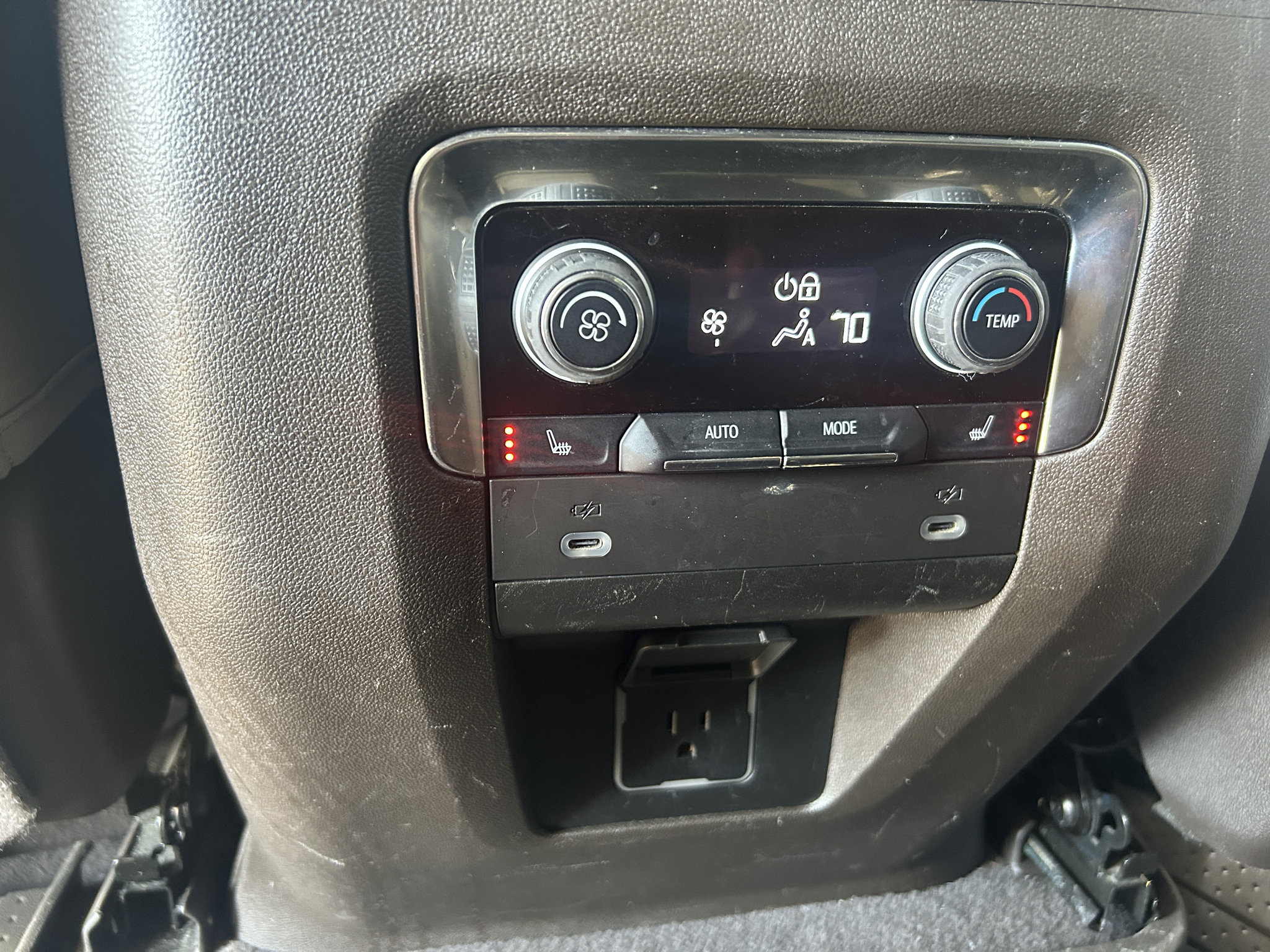 Used 2022 Chevrolet Tahoe LT w/ Luxury Package RWD image 21