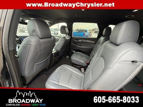 Used 2024 Buick Enclave Premium image 14