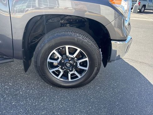 Certified 2017 Toyota Tundra SR5 w/ TRD Off Road Package AWD/4WD image 19