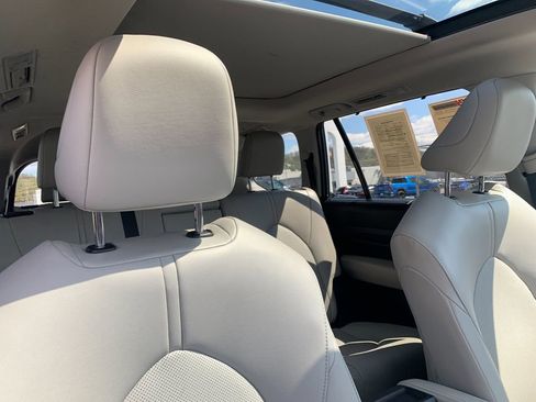 Used 2024 Toyota Grand Highlander XLE image 21