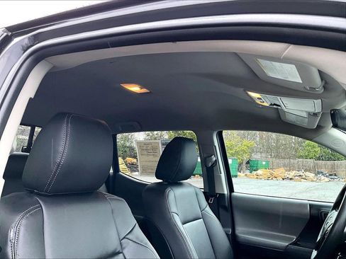 Used 2020 Toyota Tacoma SR image 20