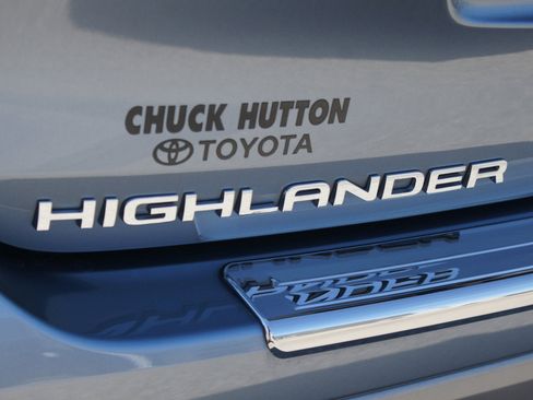 Used 2023 Toyota Highlander Platinum image 19
