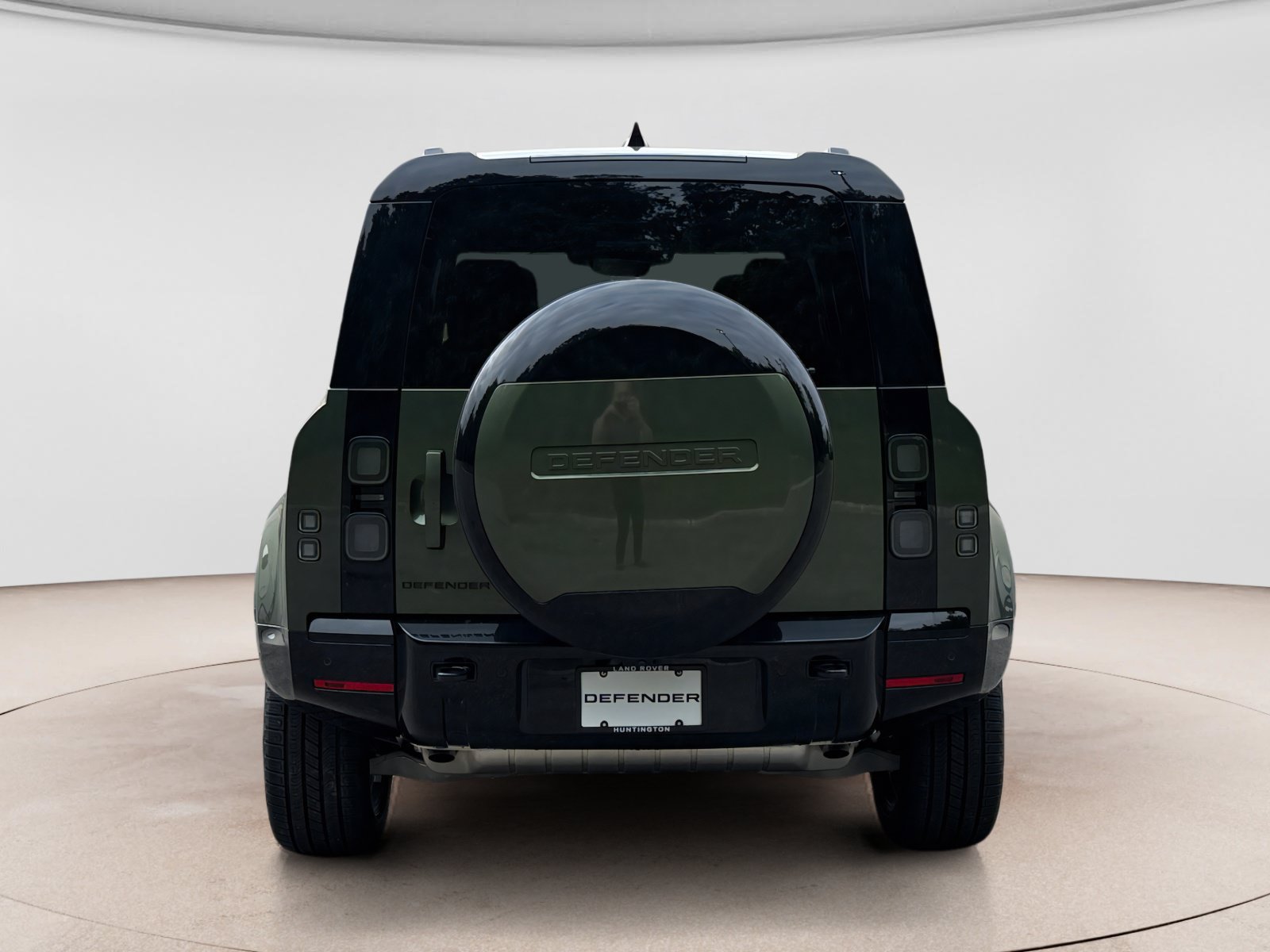 New 2026 Land Rover Defender 110 X-Dynamic SE AWD/4WD image 4