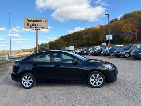 Used 2011 MAZDA MAZDA3 i Sport image 2