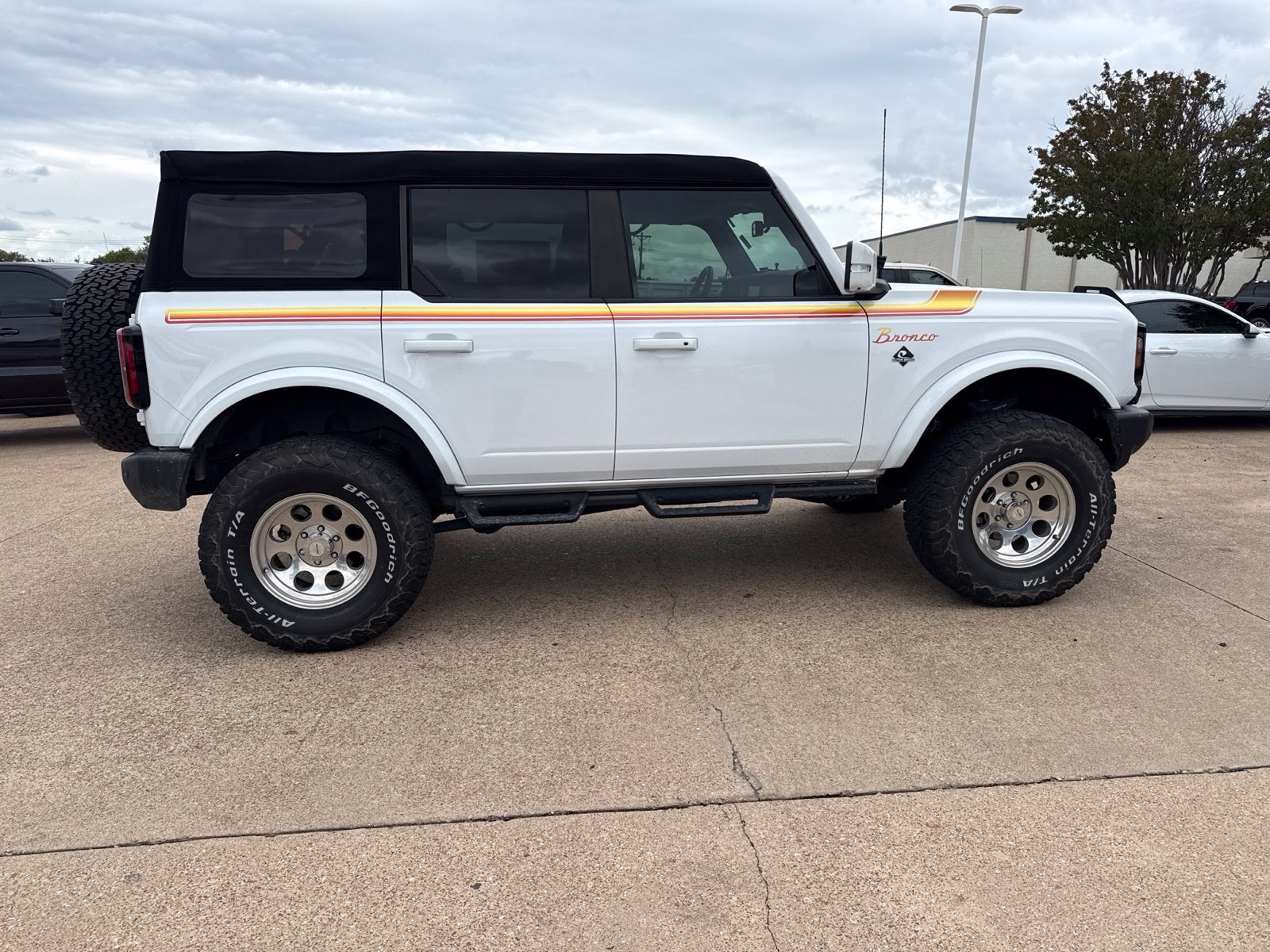 Used 2024 Ford Bronco Outer Banks AWD/4WD image 8