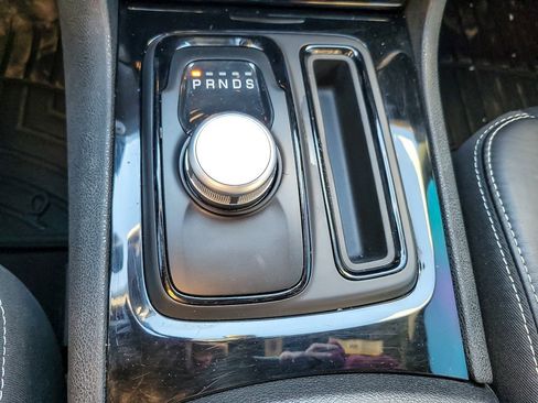 Used 2019 Chrysler 300 S image 16