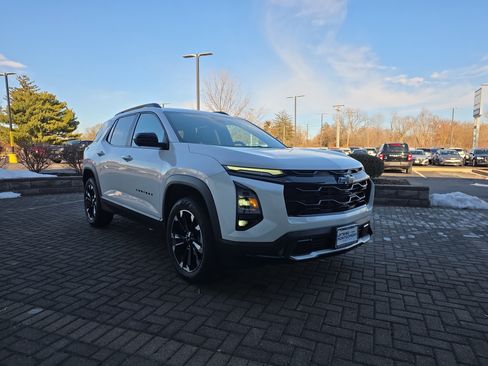 Used 2025 Chevrolet Equinox RS w/ Safety and Technology Package image 9