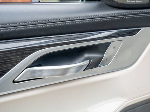 Used 2019 BMW 740i w/ Executive Package RWD image 37