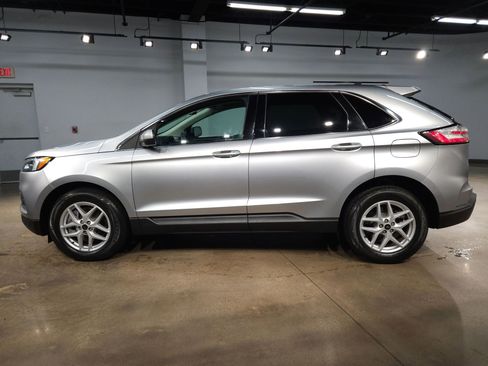 Used 2023 Ford Edge SEL w/ Convenience Package AWD/4WD image 4