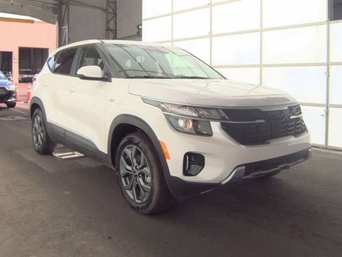Certified 2026 Kia Seltos LX AWD/4WD image 17