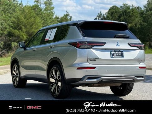 Used 2025 Mitsubishi Outlander SE FWD image 11