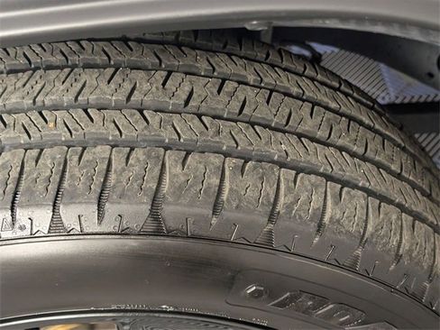 Certified 2025 Jeep Wrangler Unlimited Sahara w/ Safety Group image 9