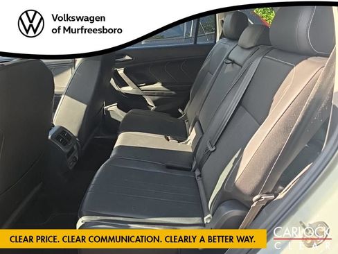 Used 2023 Volkswagen Tiguan SE w/ Panoramic Sunroof Package FWD image 10