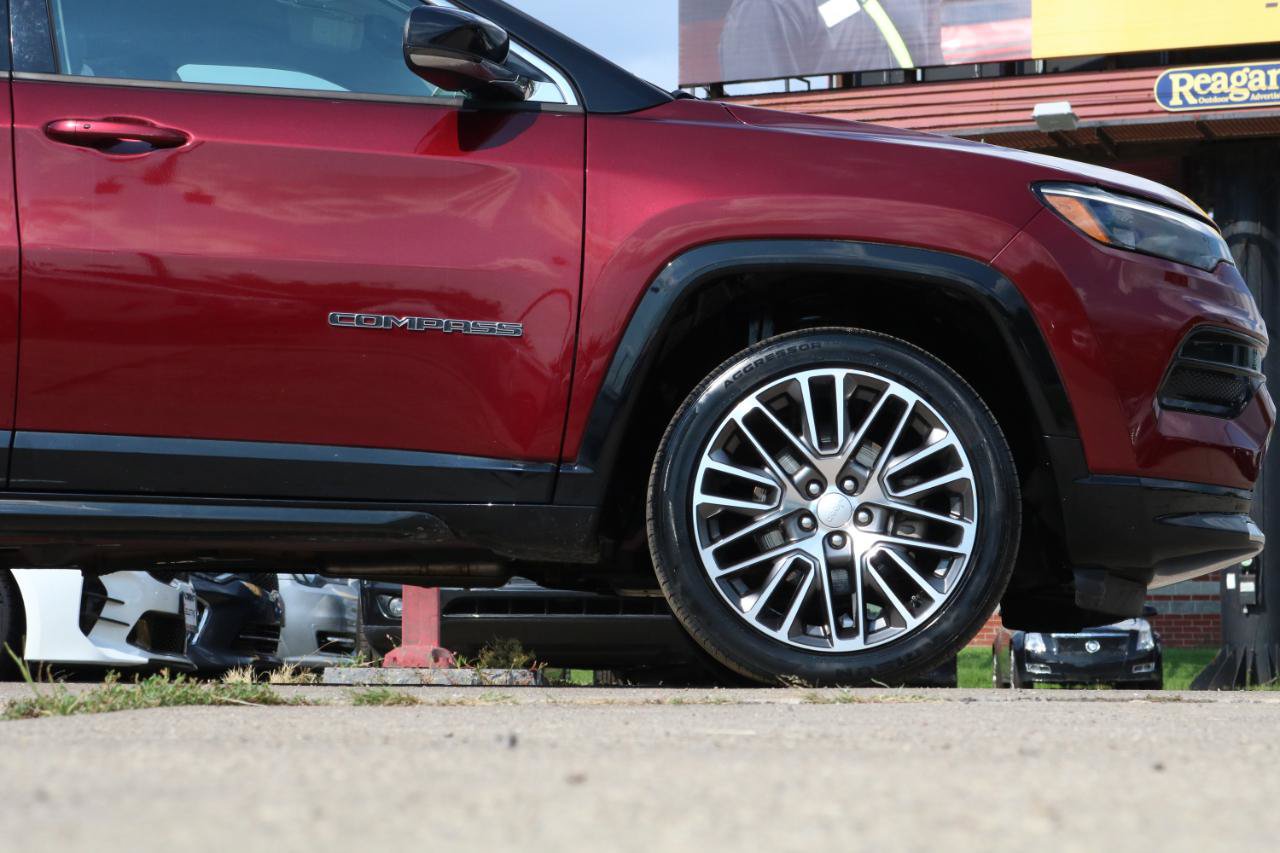 Used 2022 Jeep Compass Limited w/ Elite Group AWD/4WD image 8