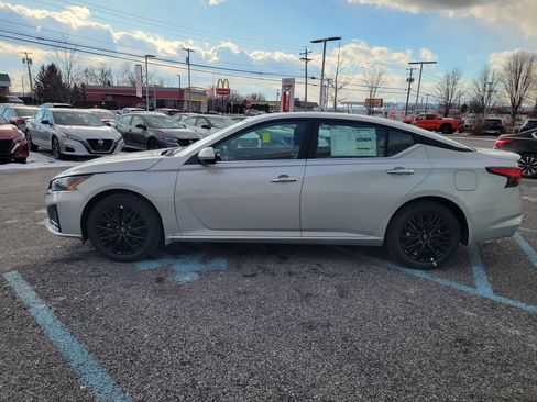 New 2025 Nissan Altima 2.5 SV w/ SV Special Edition Package image 9