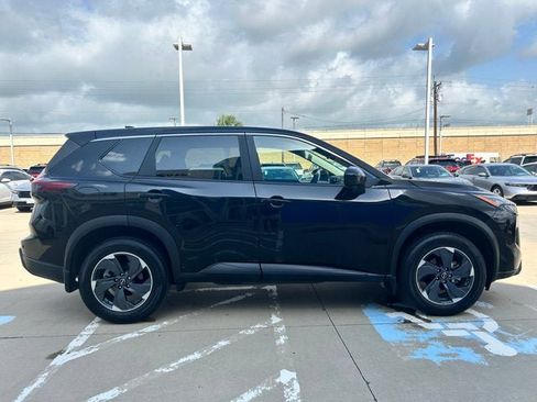 Used 2026 Nissan Rogue SV FWD image 4