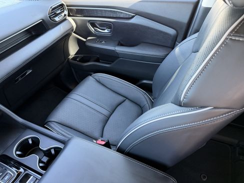 Used 2024 Honda Pilot Elite image 14