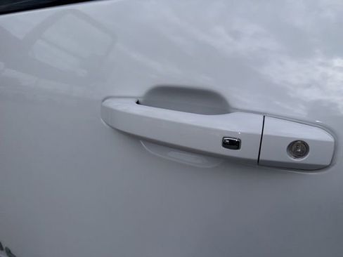 Used 2025 GMC Sierra 2500 AT4 w/ AT4 Premium Plus Package AWD/4WD image 35