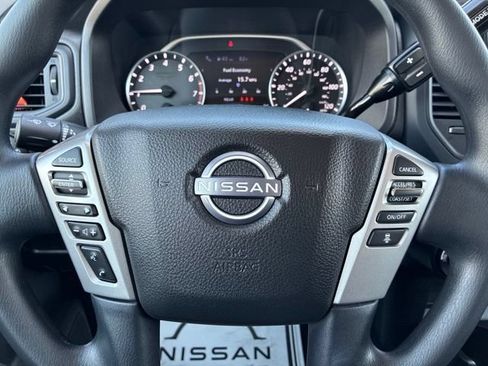 Used 2024 Nissan Titan SV AWD/4WD image 40