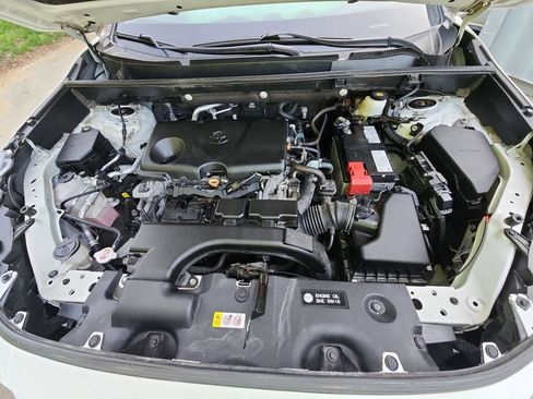 Used 2020 Toyota RAV4 XLE Premium AWD/4WD image 28