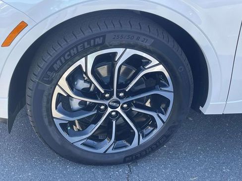 New 2026 Lincoln Nautilus Reserve AWD/4WD image 5