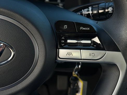 Certified 2023 Hyundai Elantra SE image 20