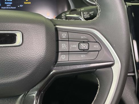 Used 2023 Jeep Grand Cherokee L Laredo AWD/4WD image 34
