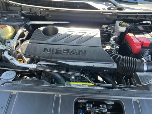 Used 2025 Nissan Rogue SV image 34