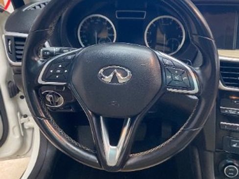 Used 2018 INFINITI QX30 Premium w/ Navigation Package AWD/4WD image 21