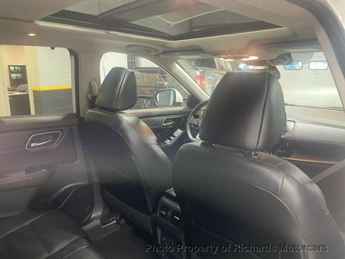 Used 2021 Nissan Rogue SV AWD/4WD image 18