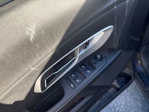 Used 2017 Chevrolet Equinox LT w/ Convenience Package image 16