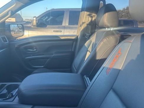 Used 2023 Nissan Titan PRO-4X w/ Pro-4x Convenience Package image 8