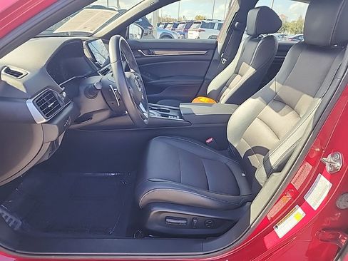Used 2019 Honda Accord Sport image 11