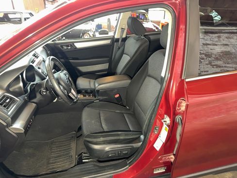 Used 2017 Subaru Outback 2.5i Premium image 16