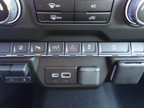 Used 2025 Chevrolet Silverado 2500 Custom w/ Custom Value Package image 43