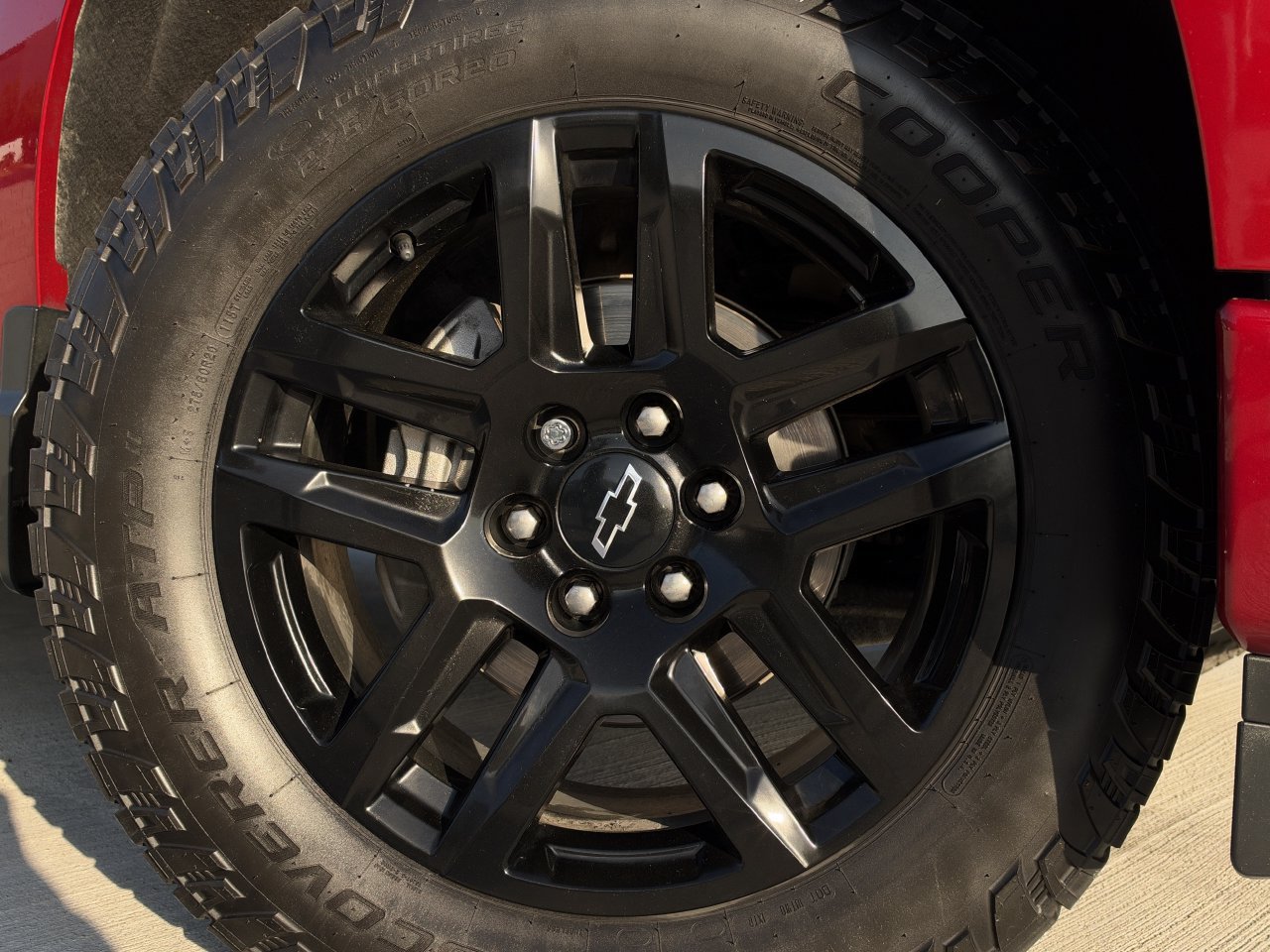 Used 2023 Chevrolet Silverado 1500 RST w/ Z71 Off-Road Package AWD/4WD image 10