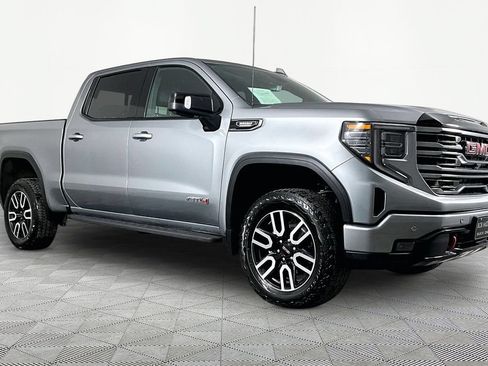 Used 2025 GMC Sierra 1500 AT4 w/ AT4 Premium Package AWD/4WD image 3