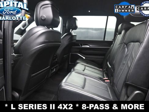 Used 2024 Jeep Wagoneer L Series II RWD image 10