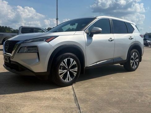 Used 2022 Nissan Rogue SV AWD/4WD image 1
