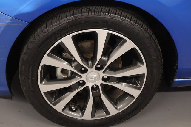 Used 2018 Hyundai Elantra GT FWD image 7