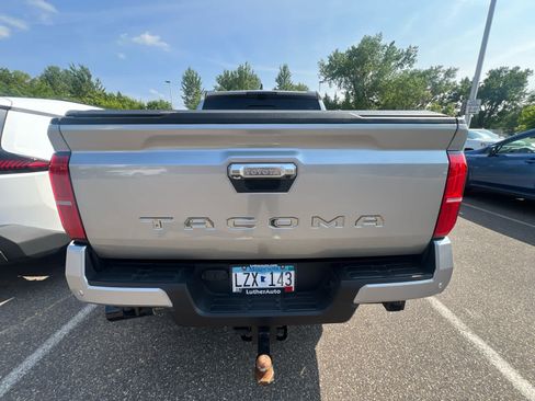 Used 2024 Toyota Tacoma Limited w/ Limited Package (LT) AWD/4WD image 8